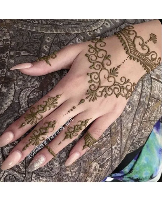 Fine Vine Back Hand Mehndi Design Flow